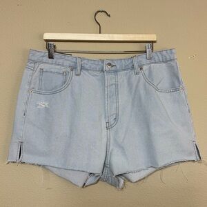 NWT Wild Fable shorts women 16 100% cotton light wash button fly denim jean blue